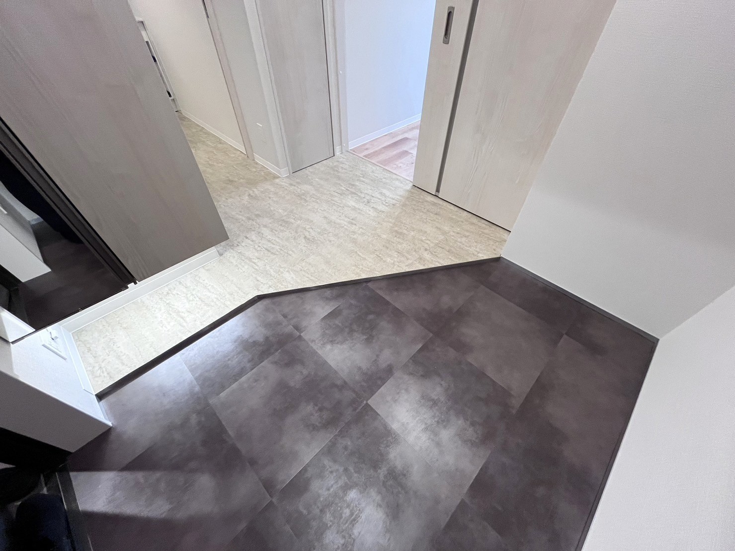 玄関 シックな印象の玄関です!